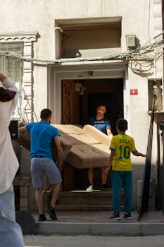 报告精神鼓舞基层一线；银行员工分享心得体会；金融服务实体再出发。