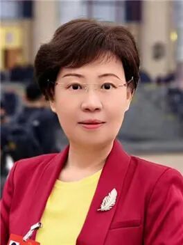 超龄打工人的权益如何保障?三位全国人大代表热议 新闻