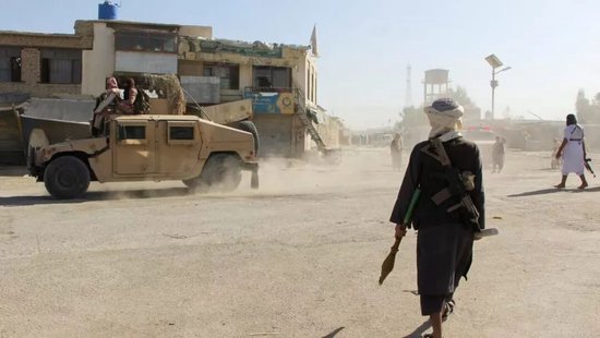 杜兰线上的炮火，巴基斯坦阿富汗为何再度开战；历史恩怨与现实博弈交织