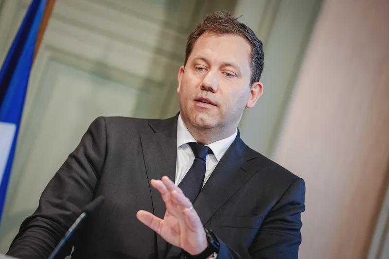 默茨北京之行收获印象深刻；克林拜尔柏林论坛直言不讳，德国对华心态微妙。