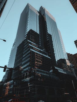 一人公司浪潮来袭，银行竞相推出专项服务；风控模式面临全新挑战。