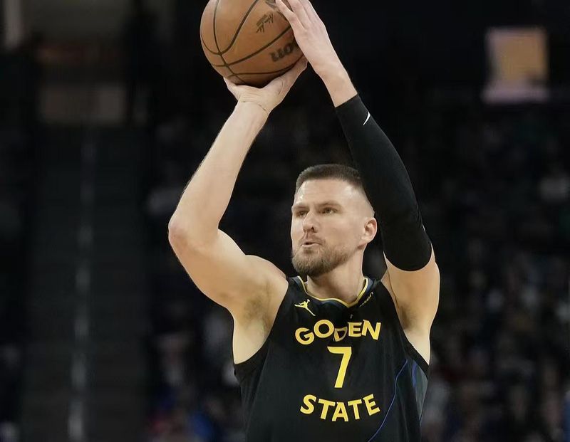 没有库里的日子,勇士靠什么撑着?这一场球让人既心疼又敬佩 体育新闻