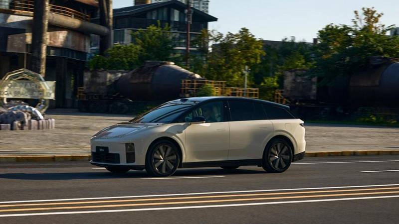  理想MEGA十秒爆燃：技术神话与安全底线的深度碰撞 汽车科技