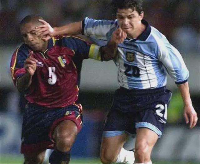  【技术解构】从指挥塔到战术弃子：加拉多的技术缺陷与时代错位 体育新闻